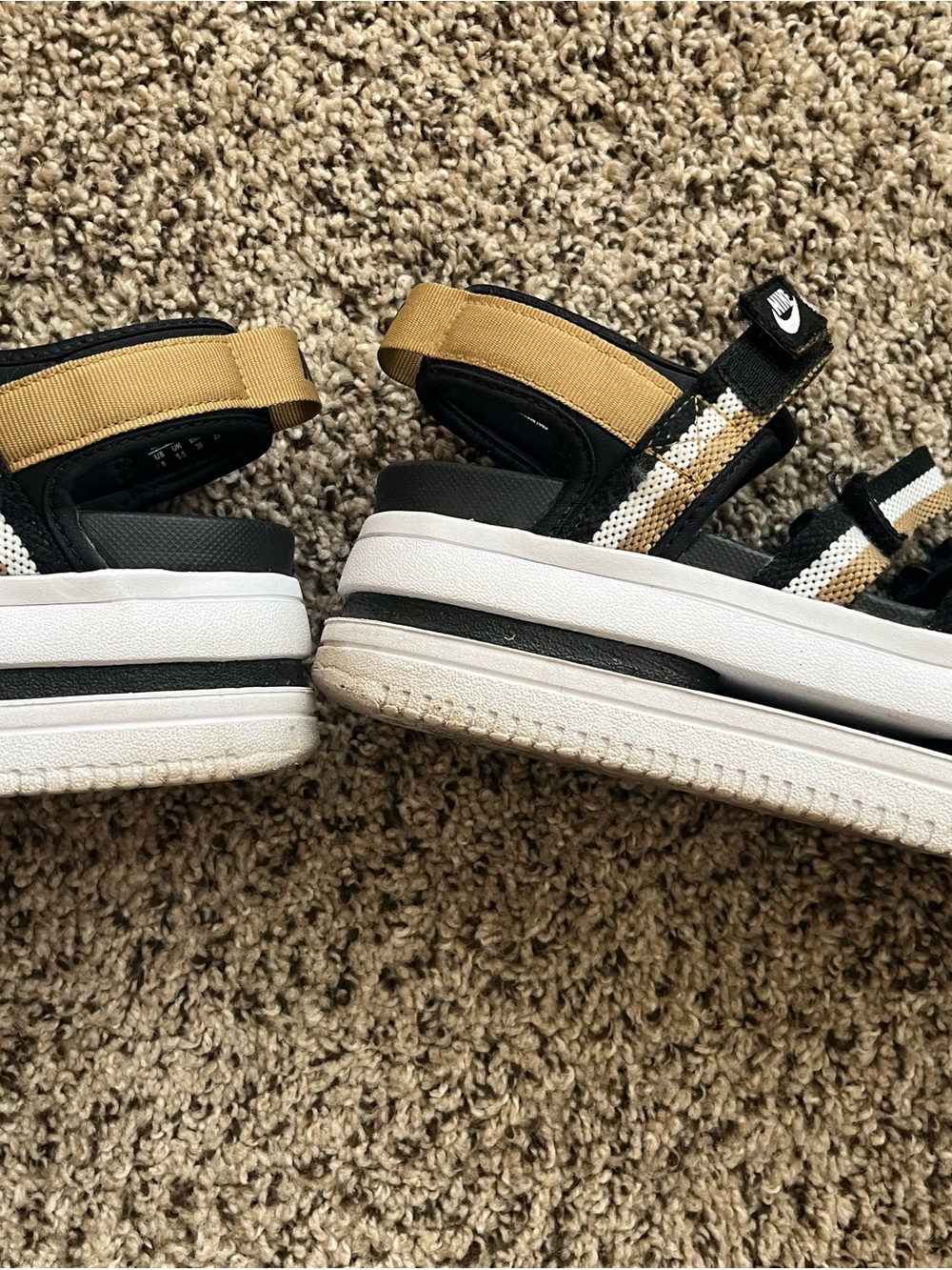 Nike Black and Gold Striped Hook-and-Loop Sandals - Picture 4 of 5